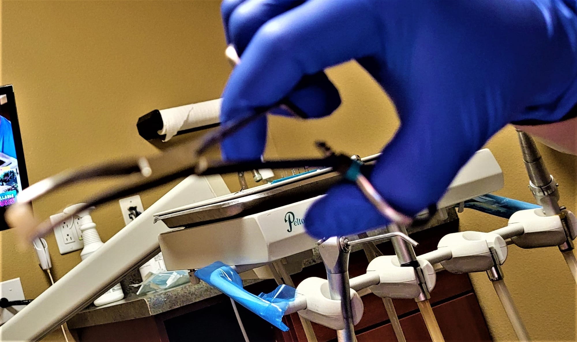 Dental Care! At the Dentist! Dentist Pulling a Tooth! Dental Care! At the Dentist! Dentist Pulling a Tooth!