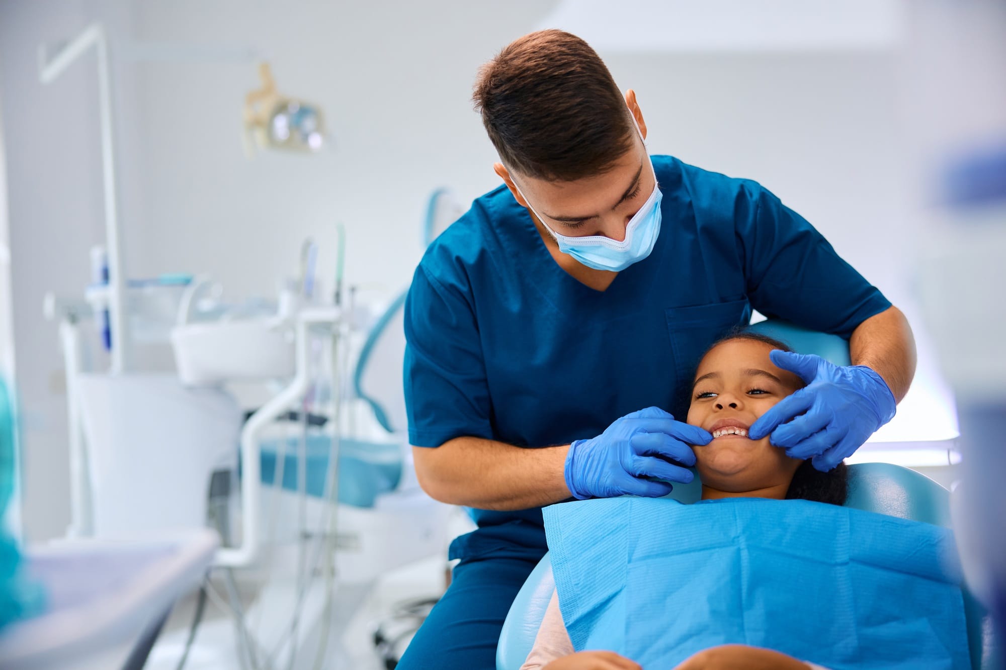 Let take a look at your little teeth! Let take a look at your little teeth!